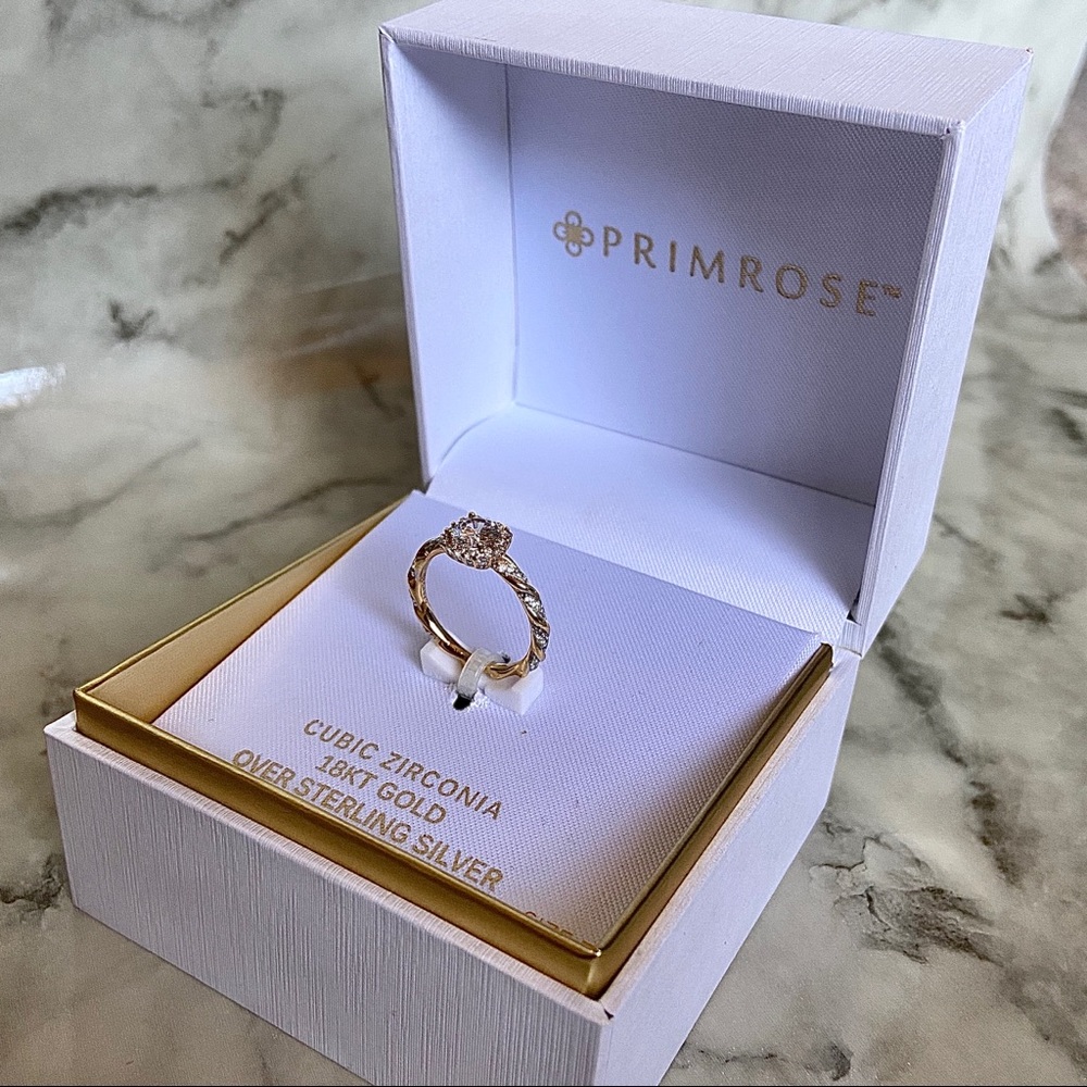 18k Gold Plated Ring. Size 7 💍